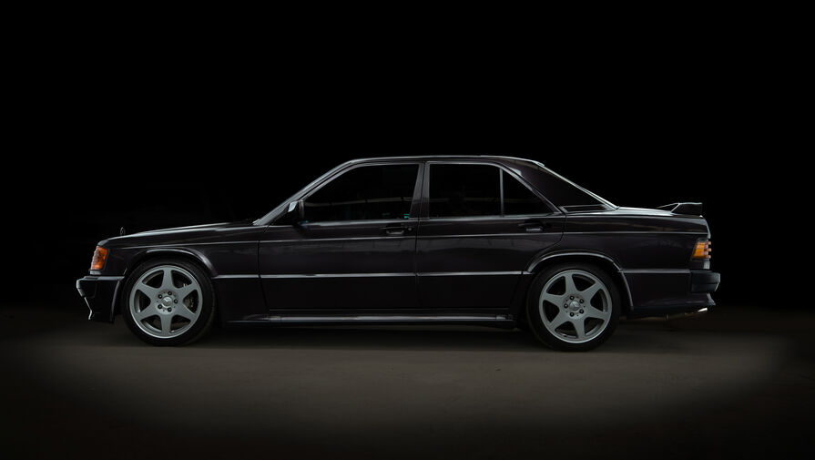 В России выставили на продажу старый Mercedes-Benz за 50 млн рублей