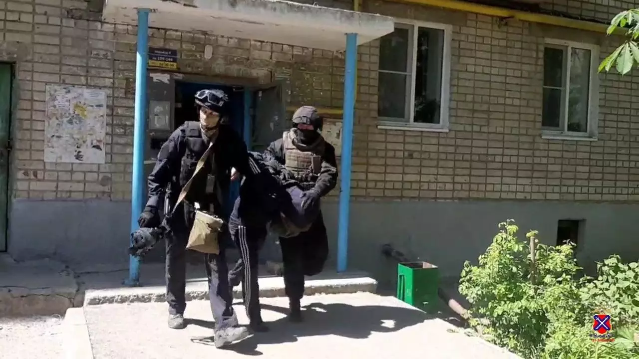 В Волгограде силовики спасли пятерых детей от неадекватного отца во время штурма